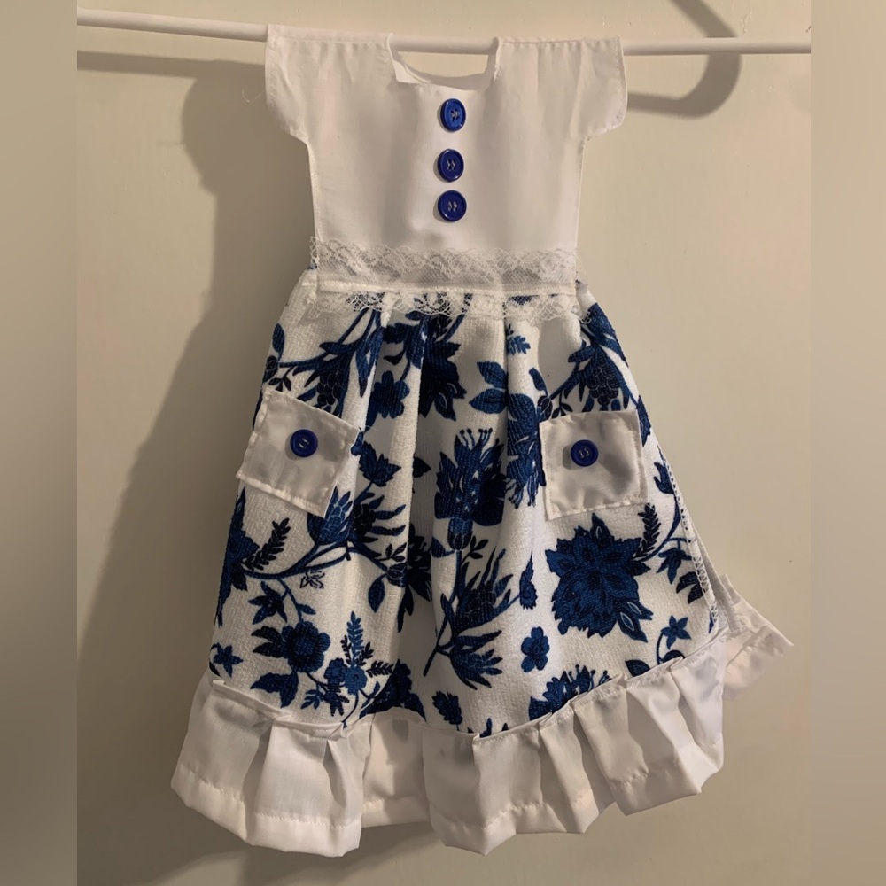 Kitchen Decor Towel Dress: Blue and White Flower